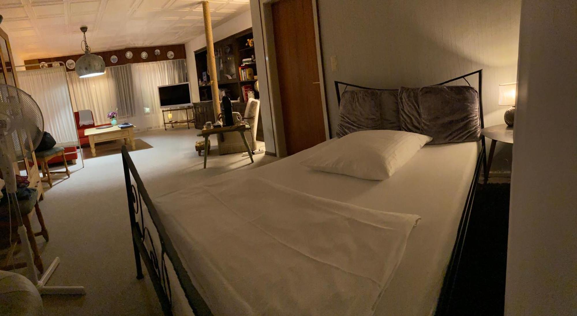 Privartzimmer 'Ausfahrt Freihalten' Husum  Eksteriør bilde