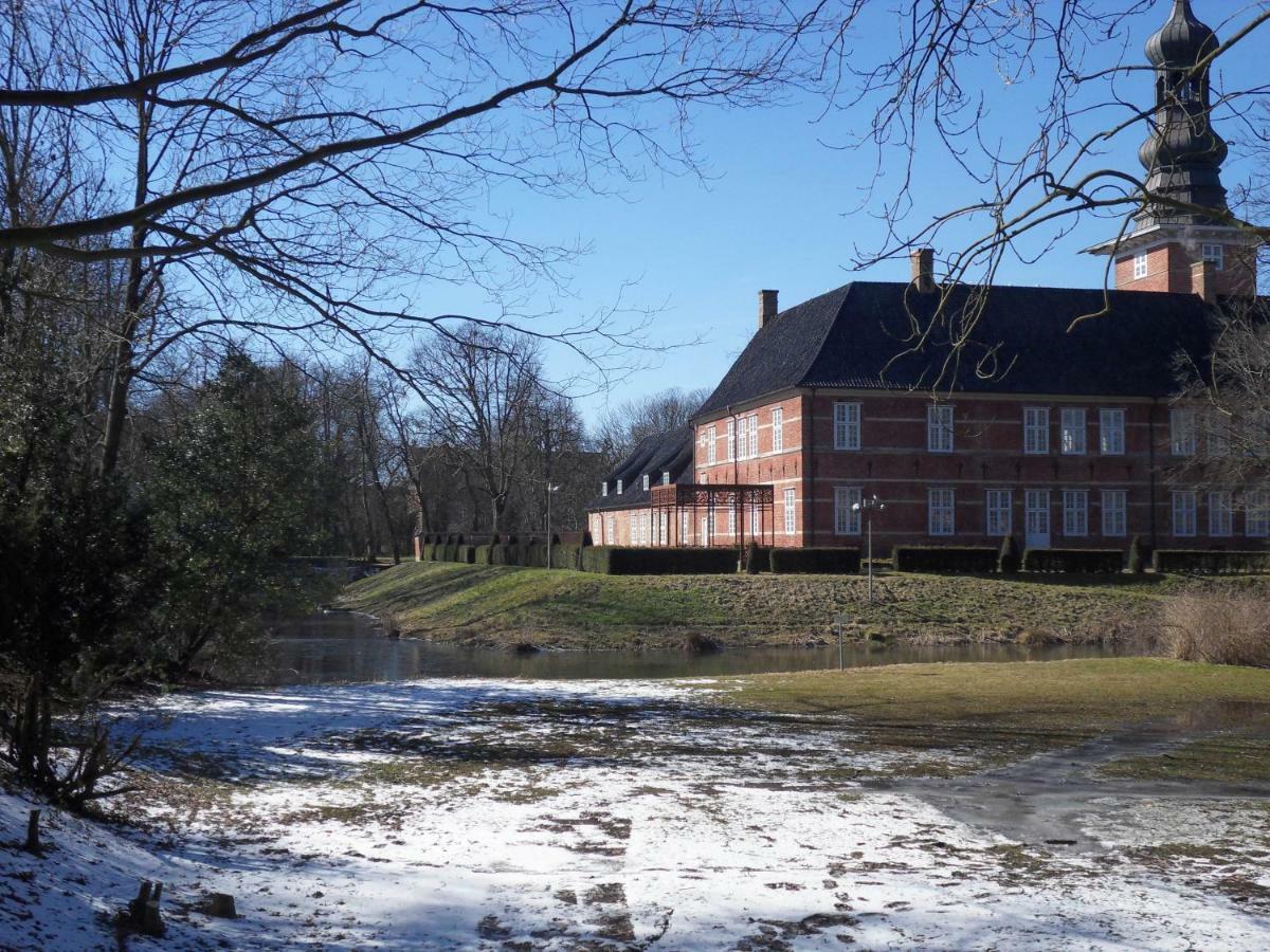 Privartzimmer 'Ausfahrt Freihalten' Husum  Eksteriør bilde