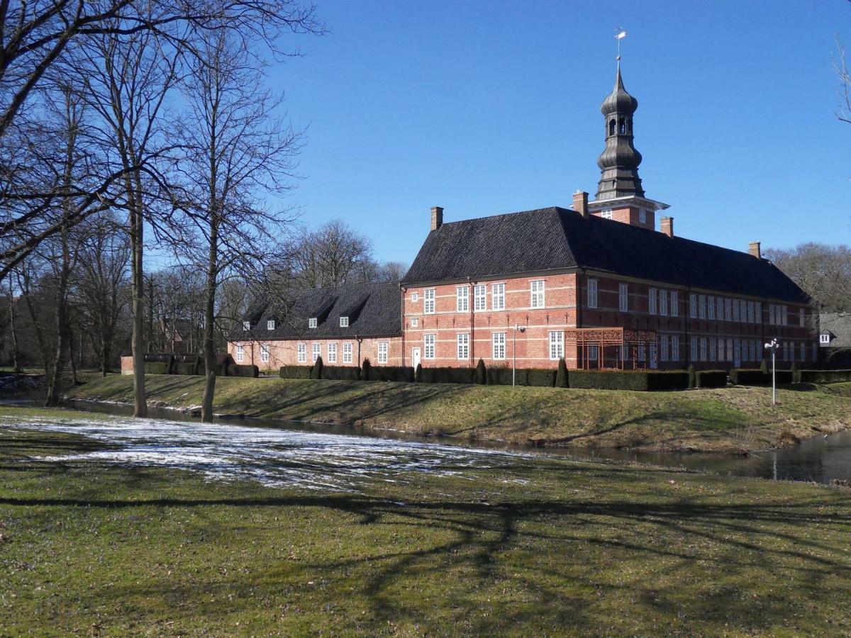 Privartzimmer 'Ausfahrt Freihalten' Husum  Eksteriør bilde